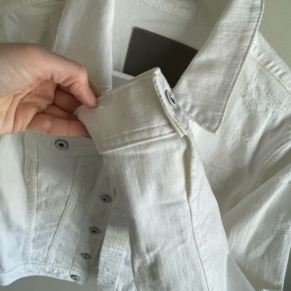 AG Adriano Goldschmied Robyn Jacket - Distressed White Denim - Size Medium - NWT - Picture 14 of 16